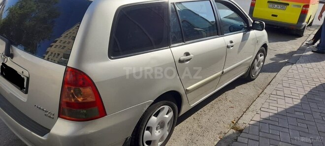 Toyota Corolla 2006, 330,000 km - 1.4 l - Bakı