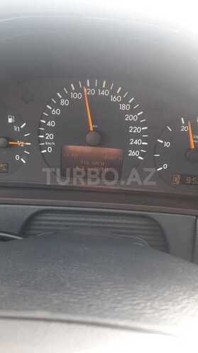 Mercedes E 320 2001, 268,000 km - 3.2 l - Bakı