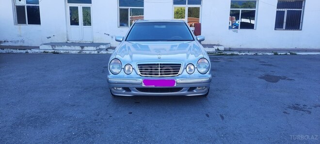 Mercedes E 320 2001, 268,000 km - 3.2 l - Bakı