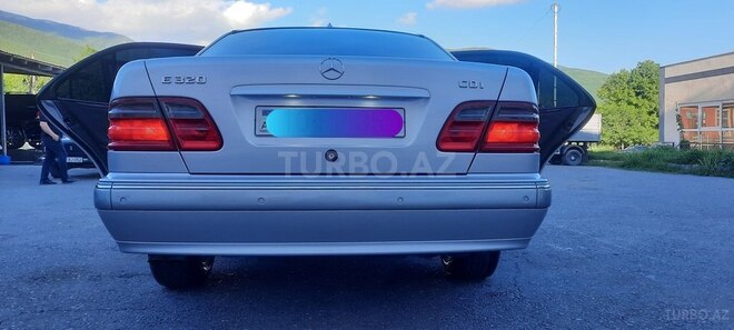 Mercedes E 320 2001, 268,000 km - 3.2 l - Bakı