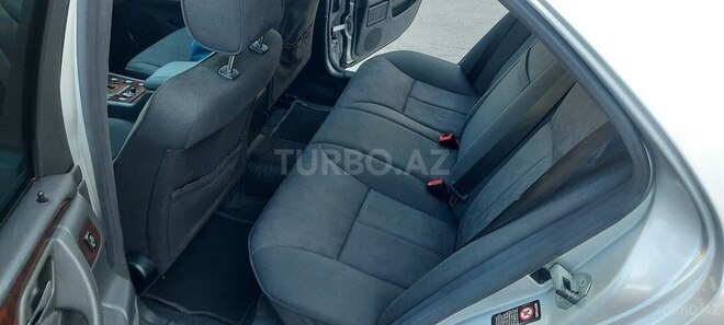 Mercedes E 320 2001, 268,000 km - 3.2 l - Bakı