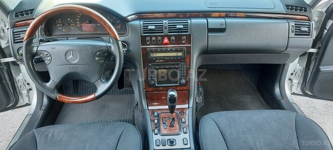 Mercedes E 320 2001, 268,000 km - 3.2 l - Bakı
