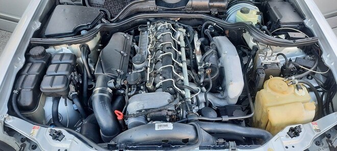 Mercedes E 320 2001, 268,000 km - 3.2 l - Bakı