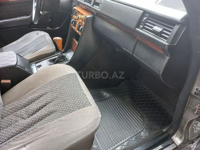 Mercedes E 200 1990, 593,000 km - 2.0 l - Sumqayıt