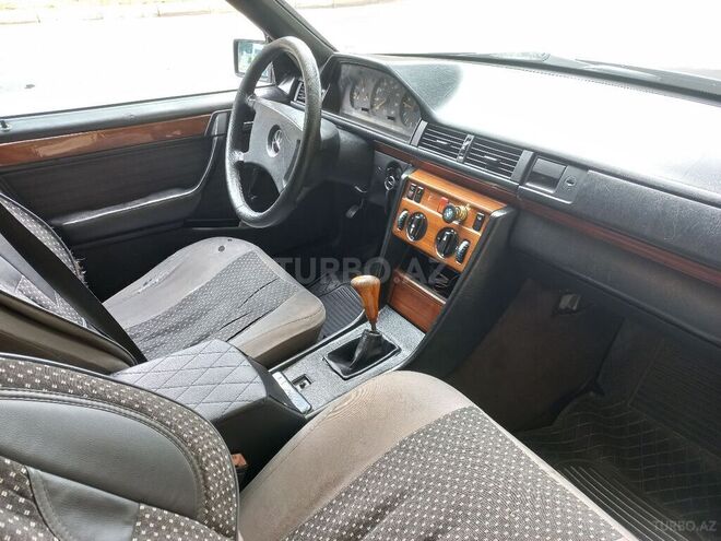 Mercedes E 200 1990, 593,000 km - 2.0 l - Sumqayıt