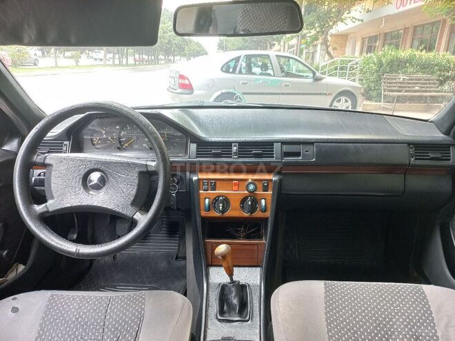 Mercedes E 200 1990, 593,000 km - 2.0 l - Sumqayıt