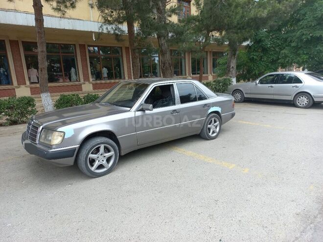 Mercedes E 200 1990, 593,000 km - 2.0 l - Sumqayıt