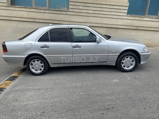 Mercedes C 220 1998, 280,000 km - 2.2 l - Bakı