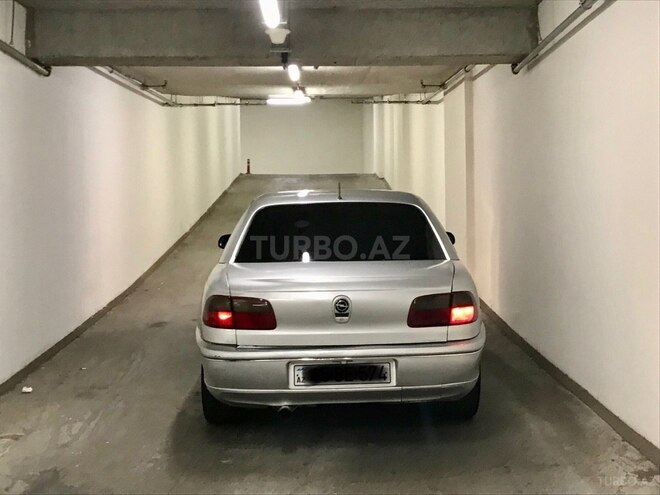 Opel Omega 1996, 250,000 km - 2.0 л - Gəncə