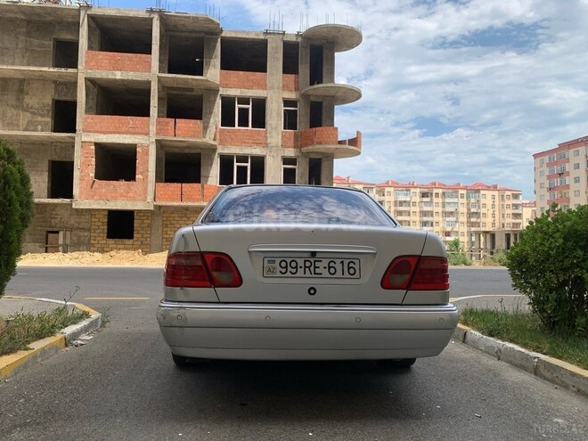 Mercedes E 240 1999, 300,000 km - 2.4 л - Bakı