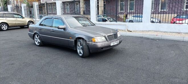 Mercedes C 220 1993, 430,000 km - 2.2 l - Bakı