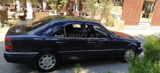 Mercedes C 220 1995, 256,000 km - 2.2 l - Sumqayıt