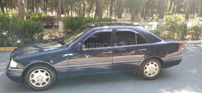 Mercedes C 220 1995, 256,000 km - 2.2 l - Sumqayıt