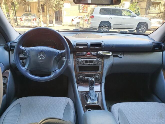 Mercedes C 240 2001, 264,740 km - 2.6 l - Bakı