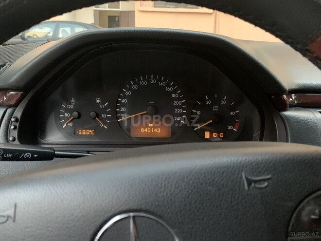 Mercedes E 220 2000, 641,000 km - 2.2 l - Bakı