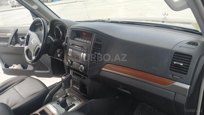 Mitsubishi Pajero 2008, 33,800 km - 3.0 л - Gəncə