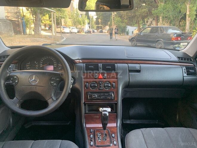 Mercedes E 220 2001, 510,000 km - 2.2 l - Bakı