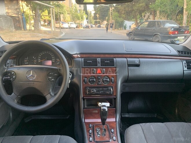 Mercedes E 220 2001, 510,000 km - 2.2 l - Bakı