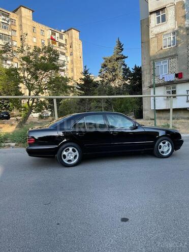 Mercedes E 220 2001, 510,000 km - 2.2 l - Bakı