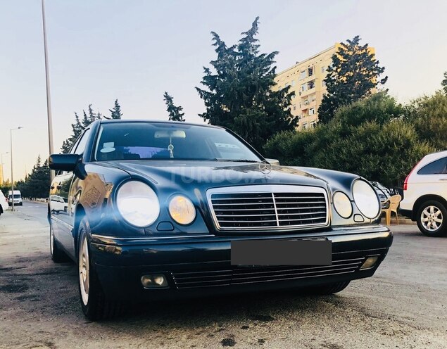 Mercedes E 240 1999, 390,000 km - 2.4 l - Sumqayıt