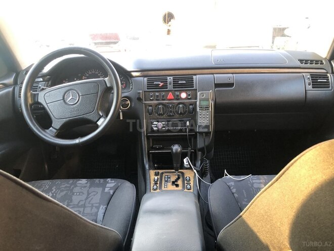 Mercedes E 240 1999, 390,000 km - 2.4 l - Sumqayıt