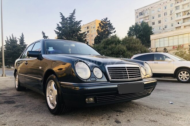 Mercedes E 240 1999, 390,000 km - 2.4 l - Sumqayıt