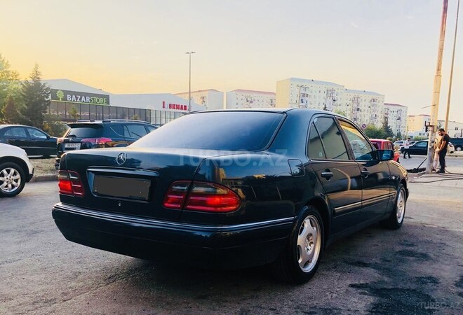 Mercedes E 240 1999, 390,000 km - 2.4 l - Sumqayıt