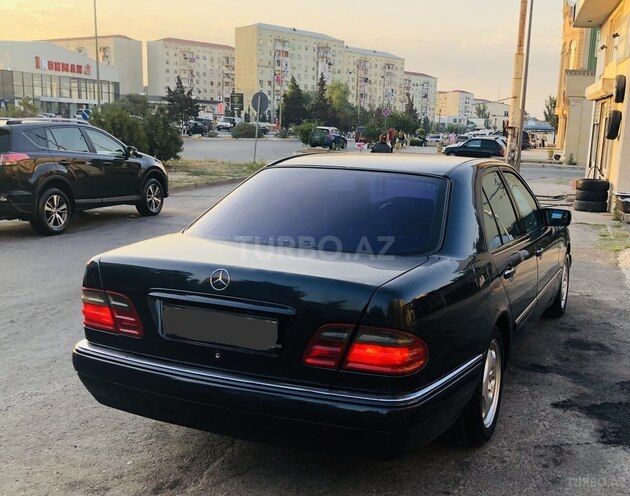 Mercedes E 240 1999, 390,000 km - 2.4 l - Sumqayıt