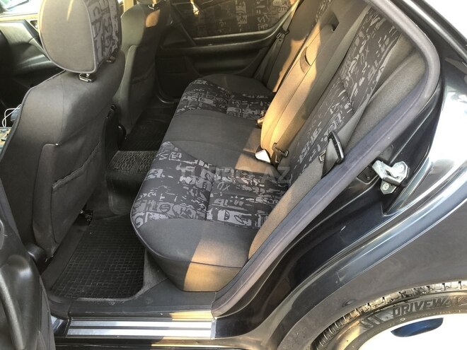 Mercedes E 240 1999, 390,000 km - 2.4 l - Sumqayıt