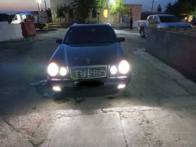 Mercedes E 240 1998, 384,523 km - 2.4 l - Şirvan