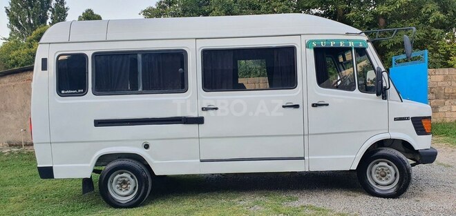 Mercedes 208 D 1995, 150,000 km - 2.3 l - Bakı