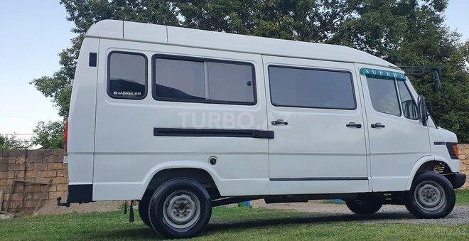 Mercedes 208 D 1995, 150,000 km - 2.3 l - Bakı