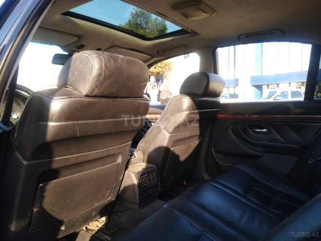 BMW 528 1995, 300,000 km - 2.8 l - Sumqayıt
