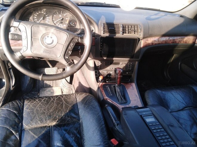 BMW 528 1995, 300,000 km - 2.8 l - Sumqayıt