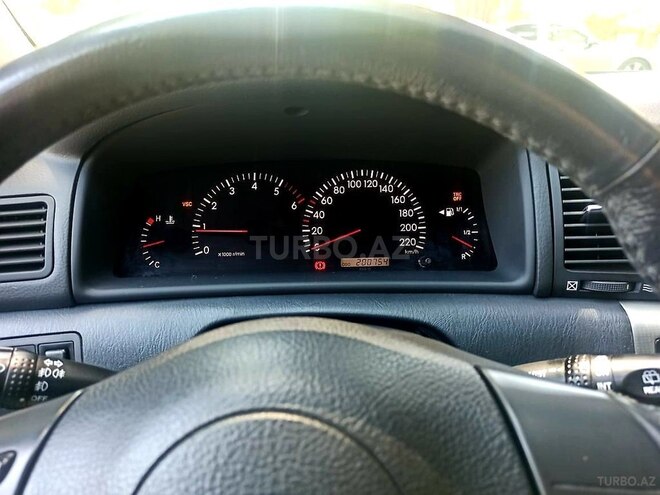 Toyota Corolla 2004, 200,000 km - 1.4 l - Bakı