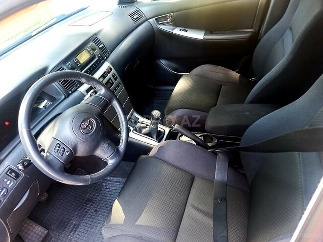 Toyota Corolla 2004, 200,000 km - 1.4 l - Bakı