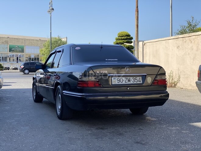 Mercedes E 220 1993, 349,000 km - 2.2 l - Bakı