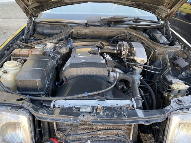 Mercedes E 220 1993, 349,000 km - 2.2 l - Bakı