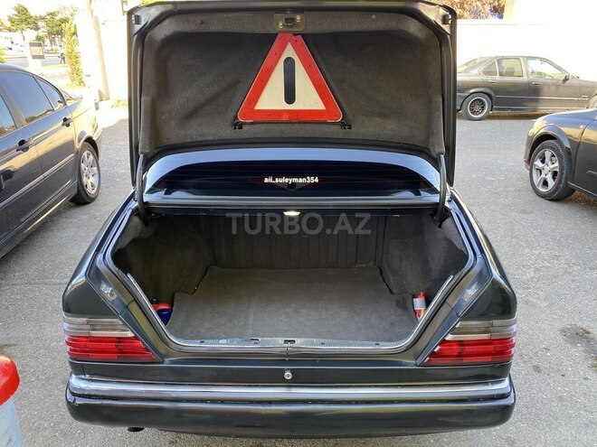 Mercedes E 220 1993, 349,000 km - 2.2 l - Bakı