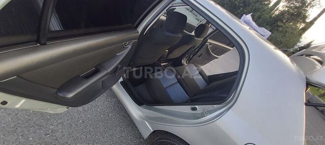 Toyota Corolla 2005, 235,000 km - 1.4 l - Bakı