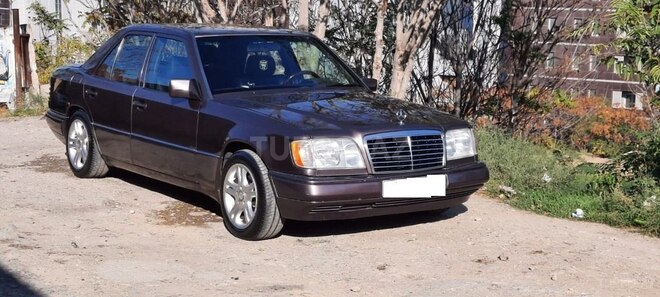 Mercedes E 200 1993, 440,000 km - 2.0 л - Bakı