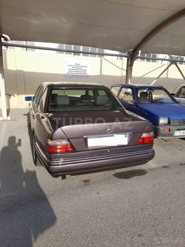 Mercedes E 200 1993, 440,000 km - 2.0 л - Bakı