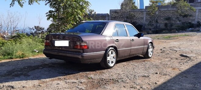 Mercedes E 200 1993, 440,000 km - 2.0 л - Bakı