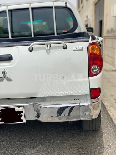Mitsubishi L200 2008, 300,000 km - 2.5 l - Bakı