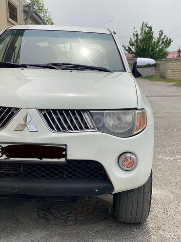Mitsubishi L200 2008, 300,000 km - 2.5 l - Bakı