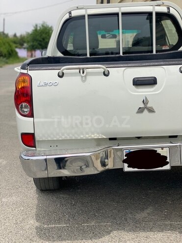 Mitsubishi L200 2008, 300,000 km - 2.5 l - Bakı