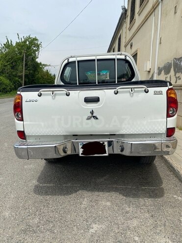 Mitsubishi L200 2008, 300,000 km - 2.5 l - Bakı