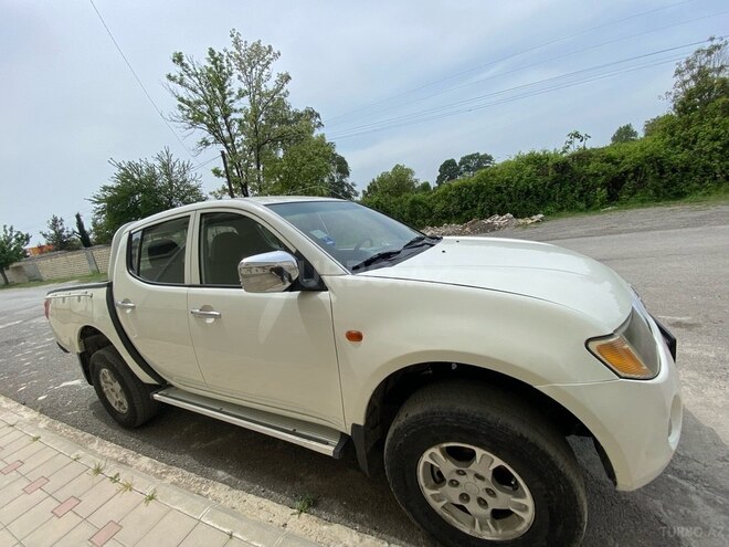 Mitsubishi L200 2008, 300,000 km - 2.5 l - Bakı