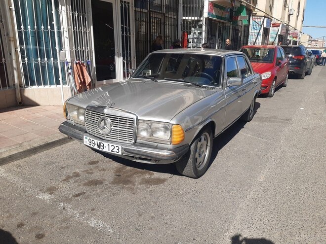 Mercedes E 280 1980, 190,000 km - 2.8 l - Bakı