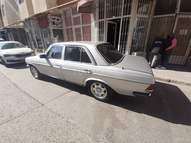 Mercedes E 280 1980, 190,000 km - 2.8 l - Bakı